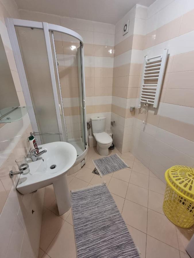 5 Star Apartment Podgorica Buitenkant foto