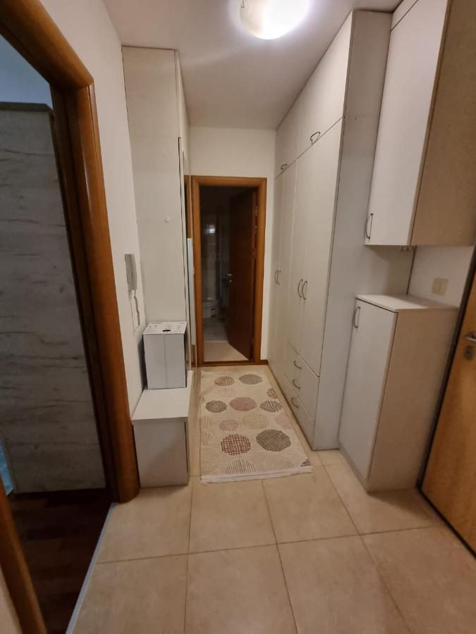 5 Star Apartment Podgorica Buitenkant foto